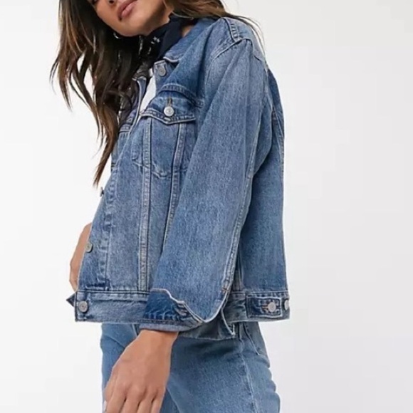 Levi's Denim Trucker Jacket VINTAGE Woman’s size small - Picture 1 of 9